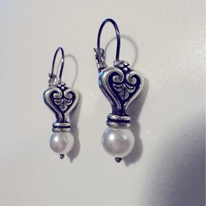 Brighton earrings in silver with pearl